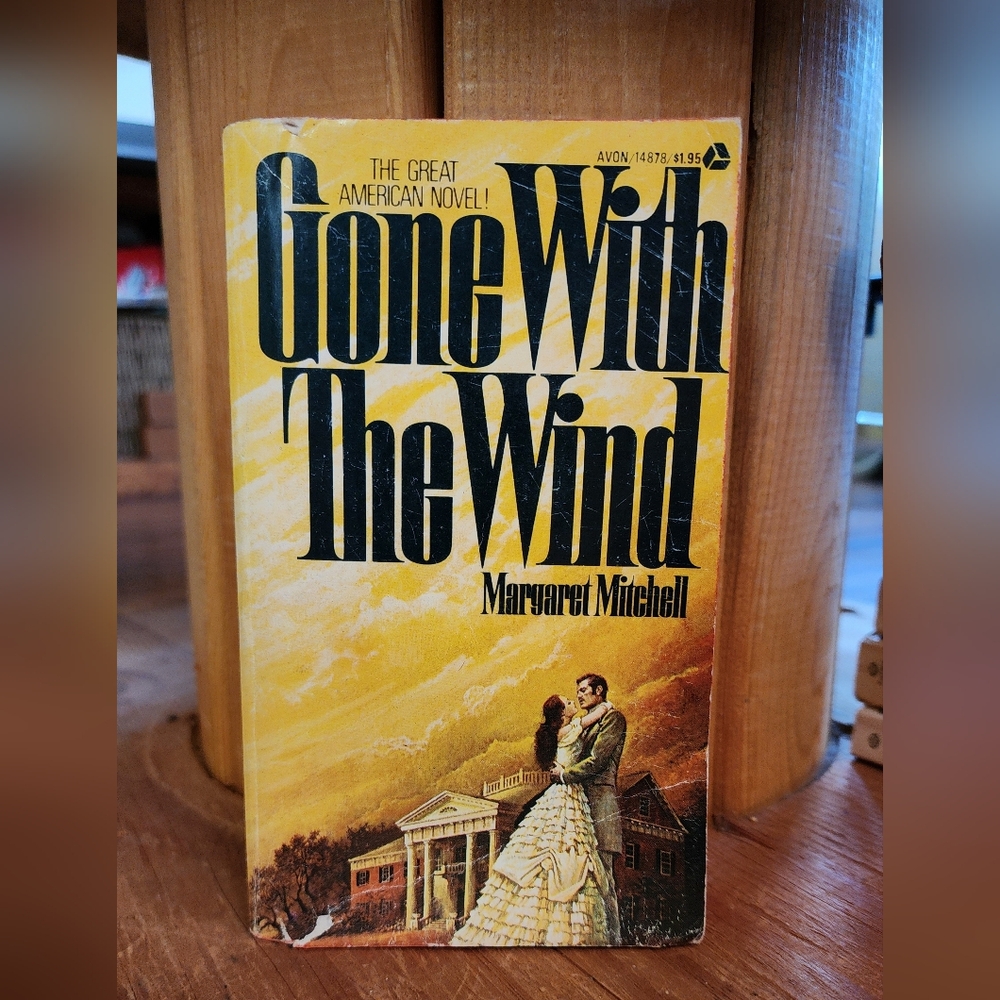 Vintage Gone With the Wind Avon paperback book by Margaret Mitchell 1973